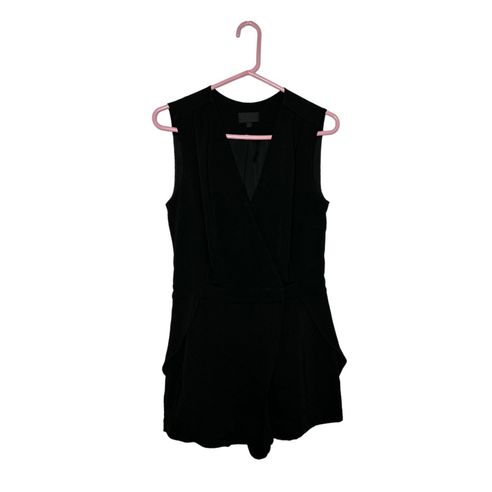 INTERMIX V Neck romper flap over sz small